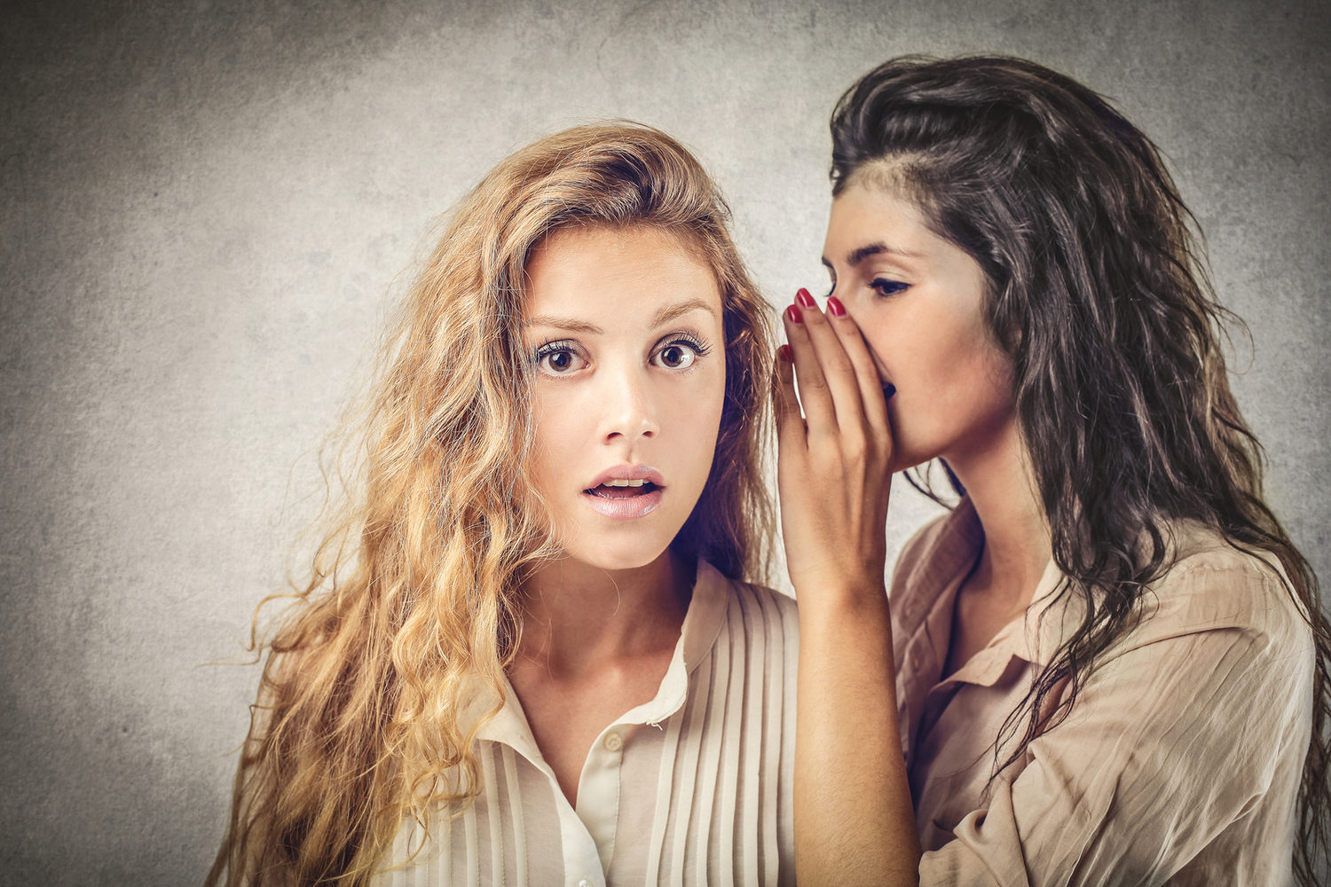 psychology-of-gossiping